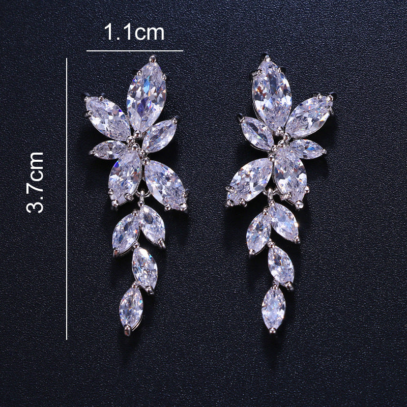 Green leaf zircon ladies earrings