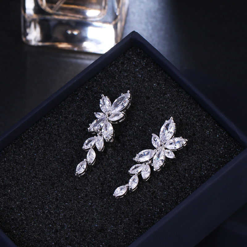 Green leaf zircon ladies earrings